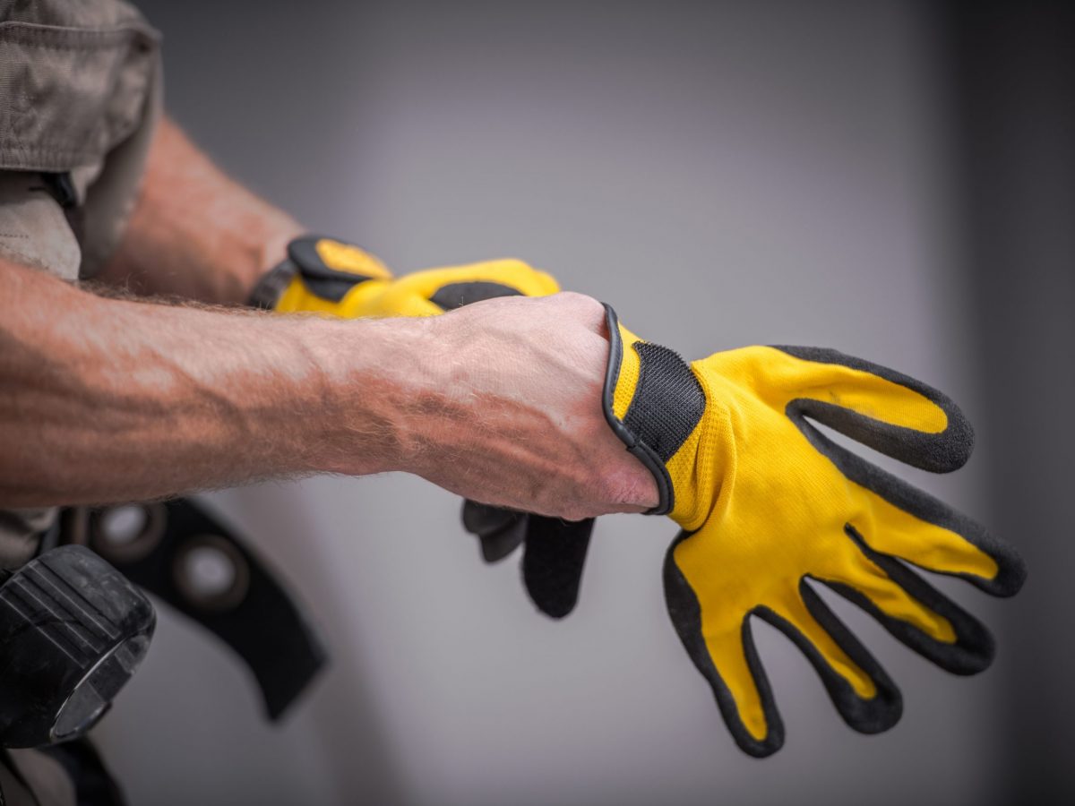 una mano a los empleados: Guía de guantes de seguridad - Safesite
